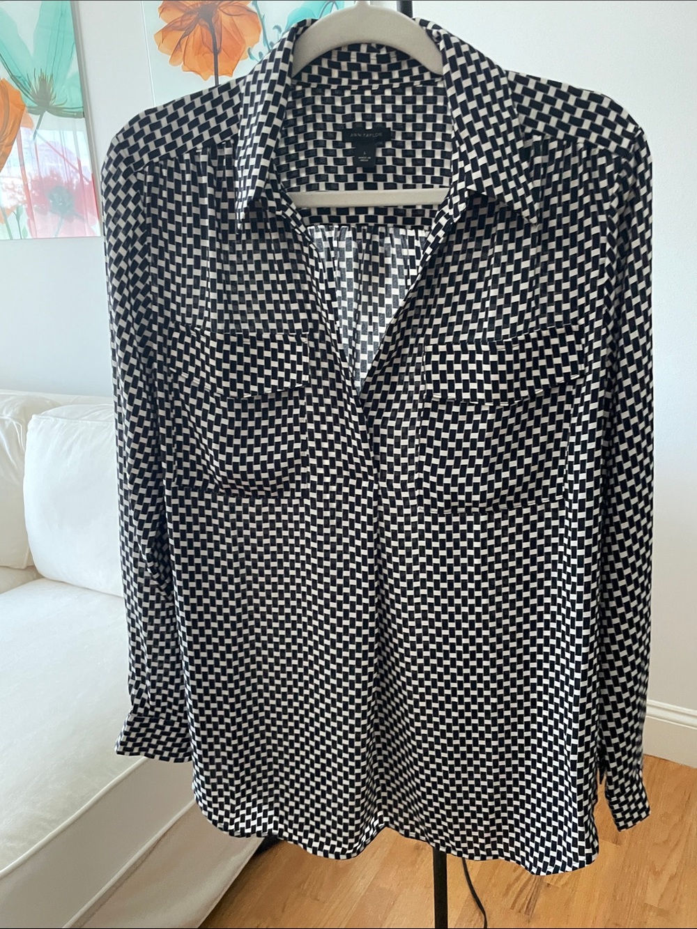 Ann Taylor Black and White Geometric Button-Down Shirt